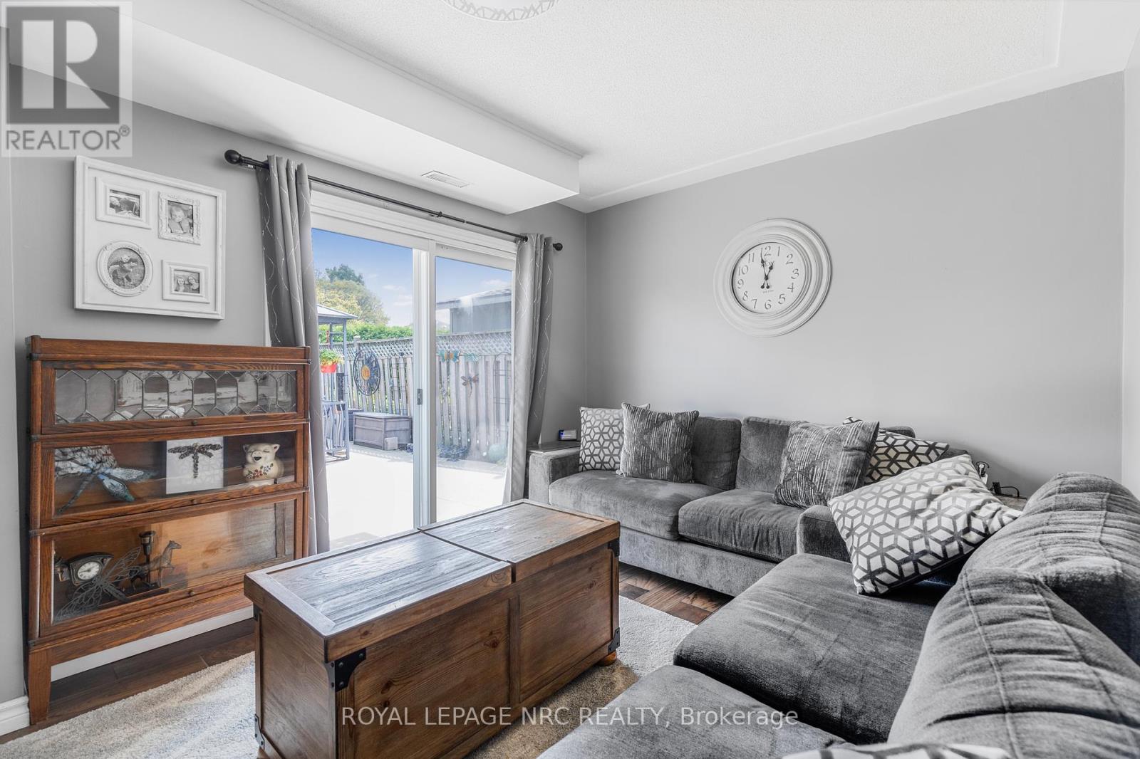 Photo 41 of 4 Cline Road, Grimsby ON