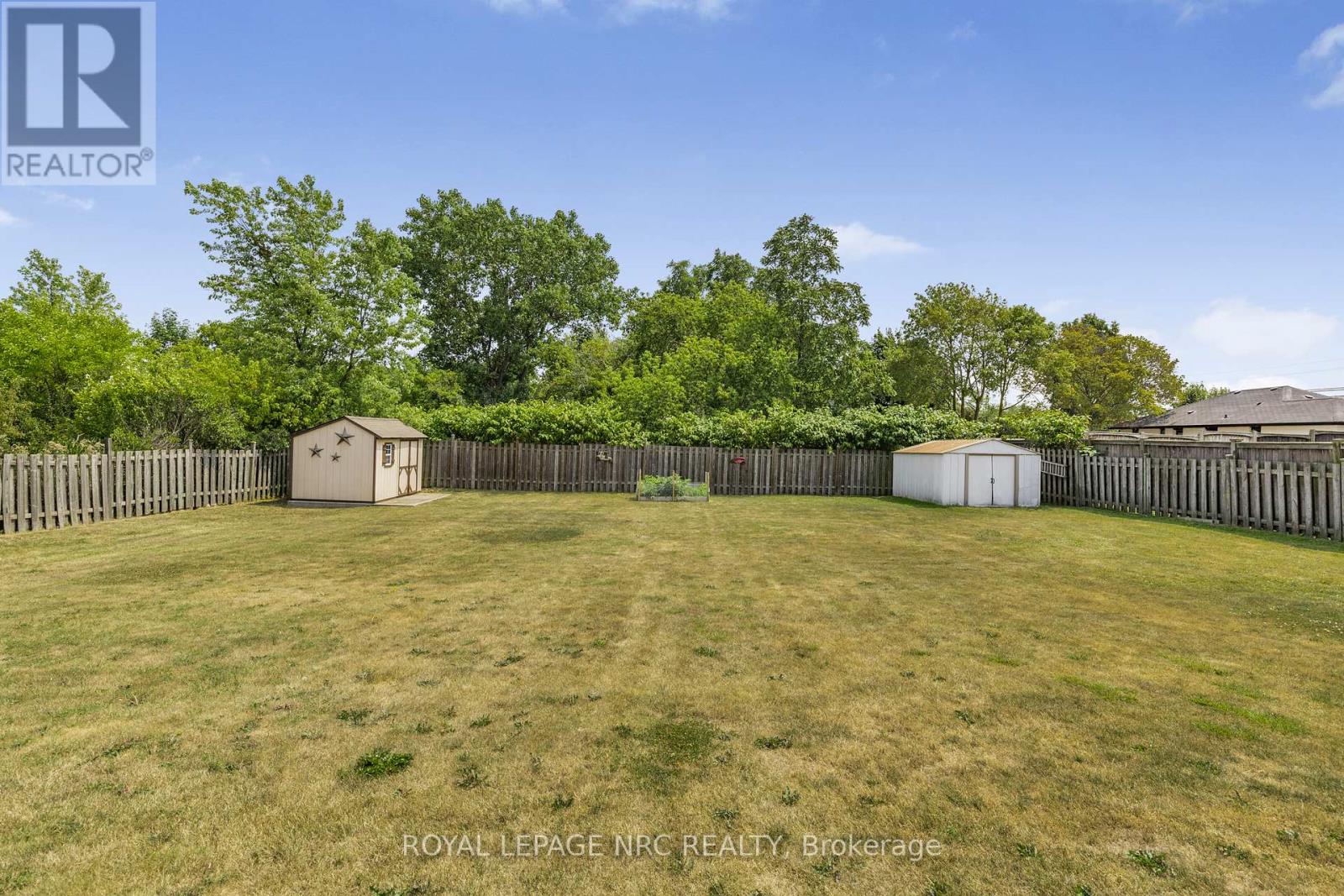 Photo 33 of 4 Cline Road, Grimsby ON
