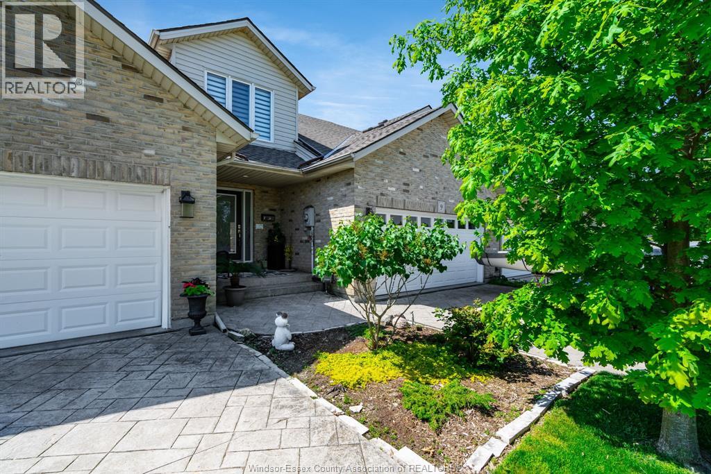 Photo 2 of 9 Montego Bay Crescent, Kingsville ON