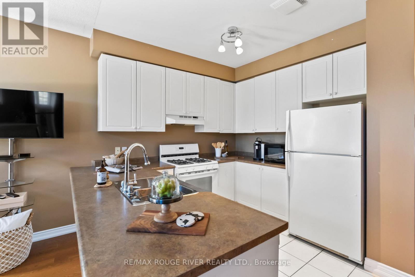 Photo 15 of 35 2800 Courtice Road, Clarington ON