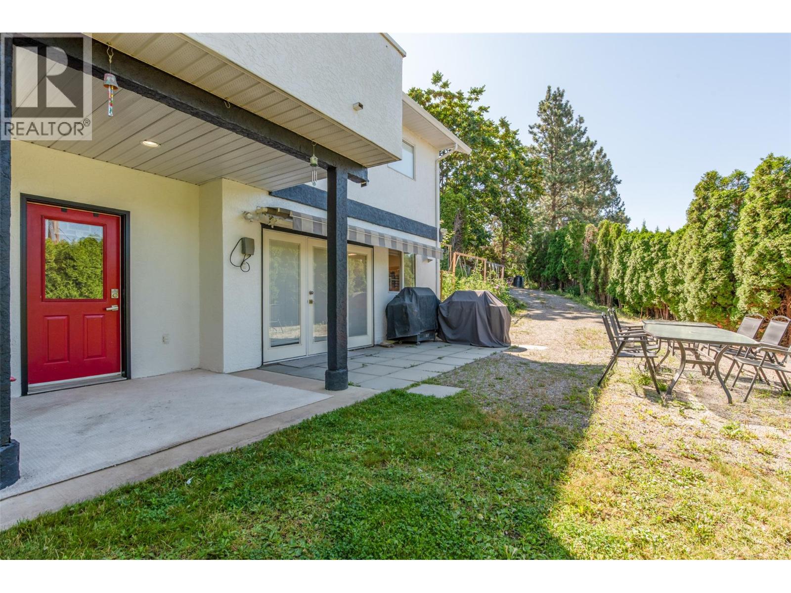 Photo 4 of 1420 Bentien Road, Kelowna BC