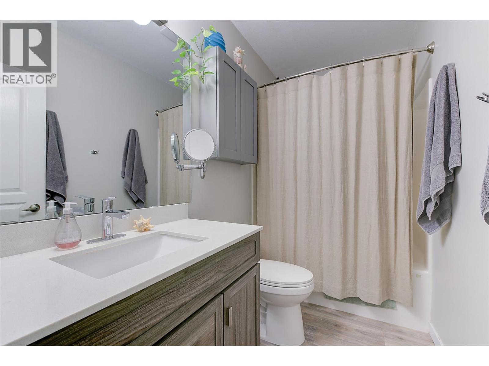 Photo 9 of 1420 Bentien Road, Kelowna BC