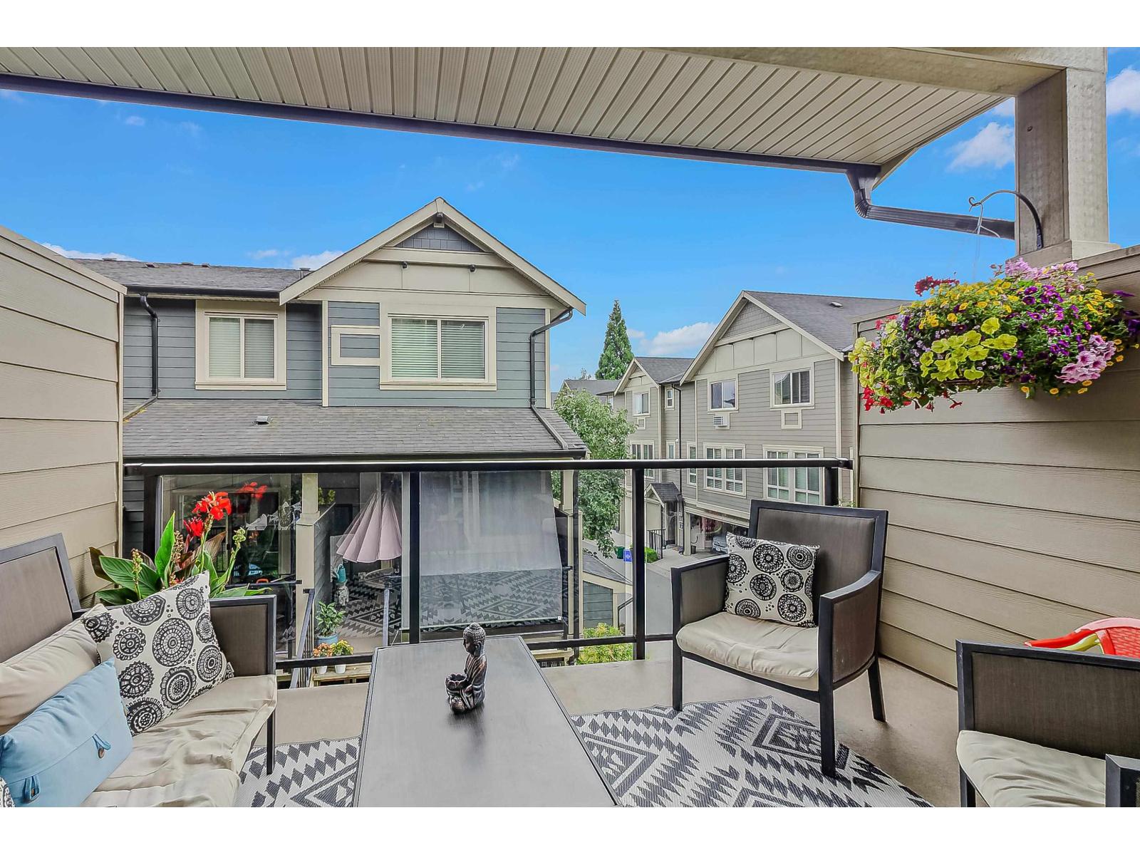 Photo 14 of 36 19913 70 Avenue, Langley BC
