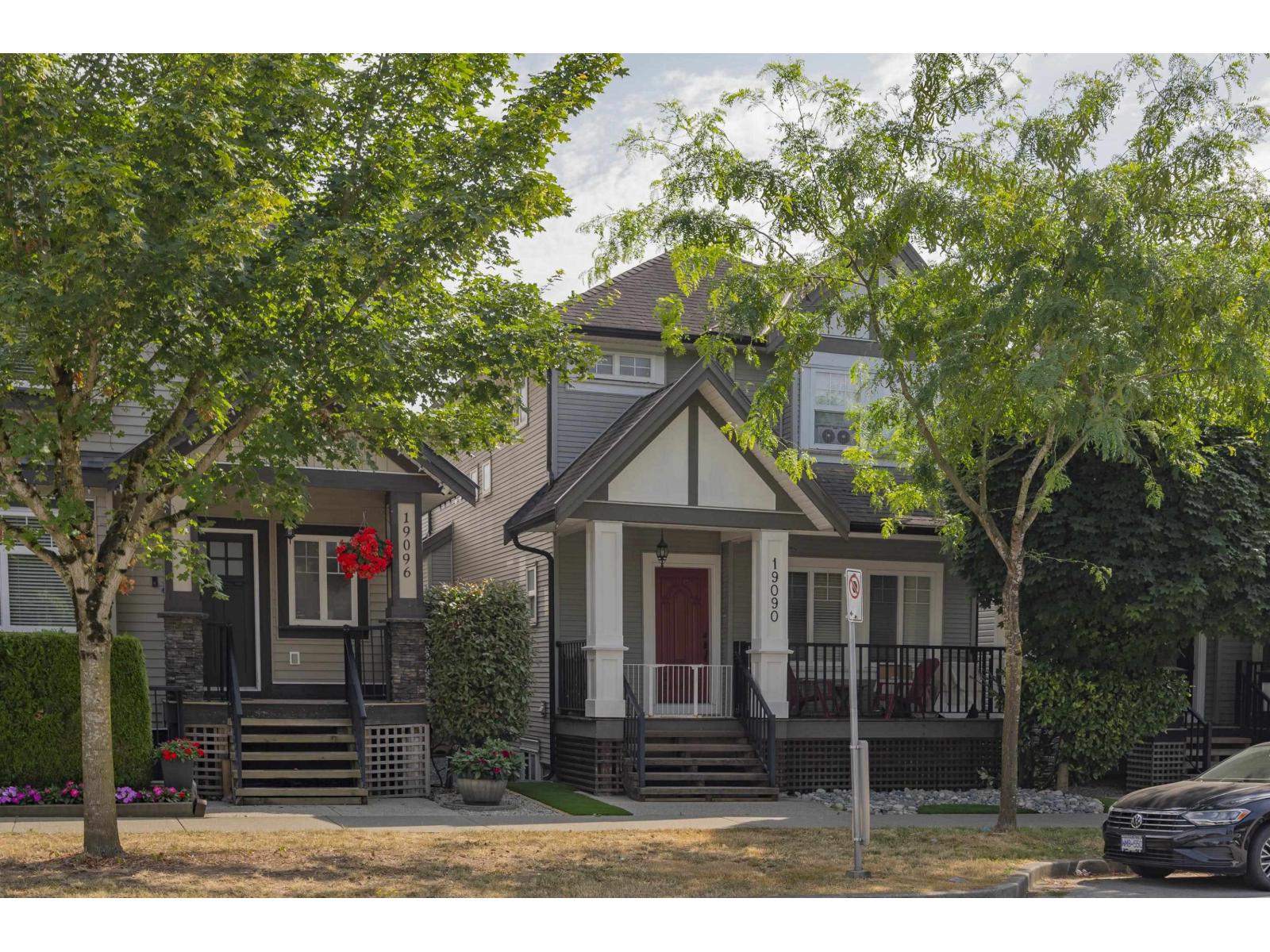 Photo 10 of 19090 68 Avenue, Surrey BC