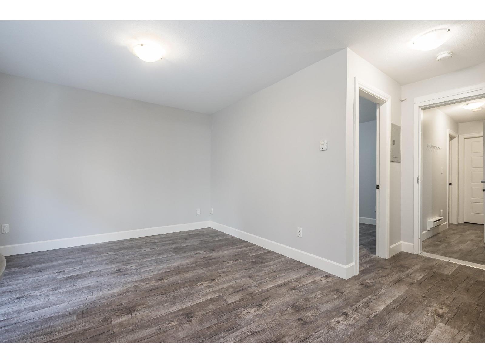 Photo 37 of 19090 68 Avenue, Surrey BC