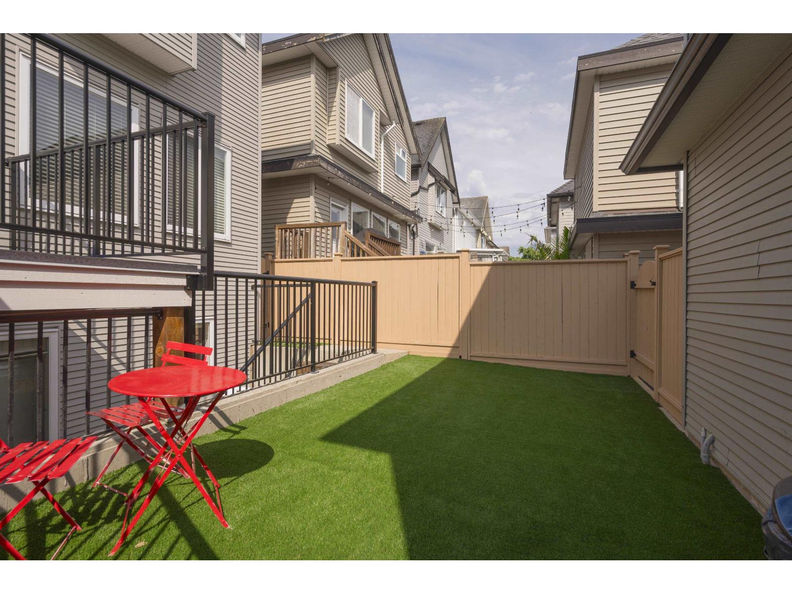 Photo 6 of 19090 68 Avenue, Surrey BC