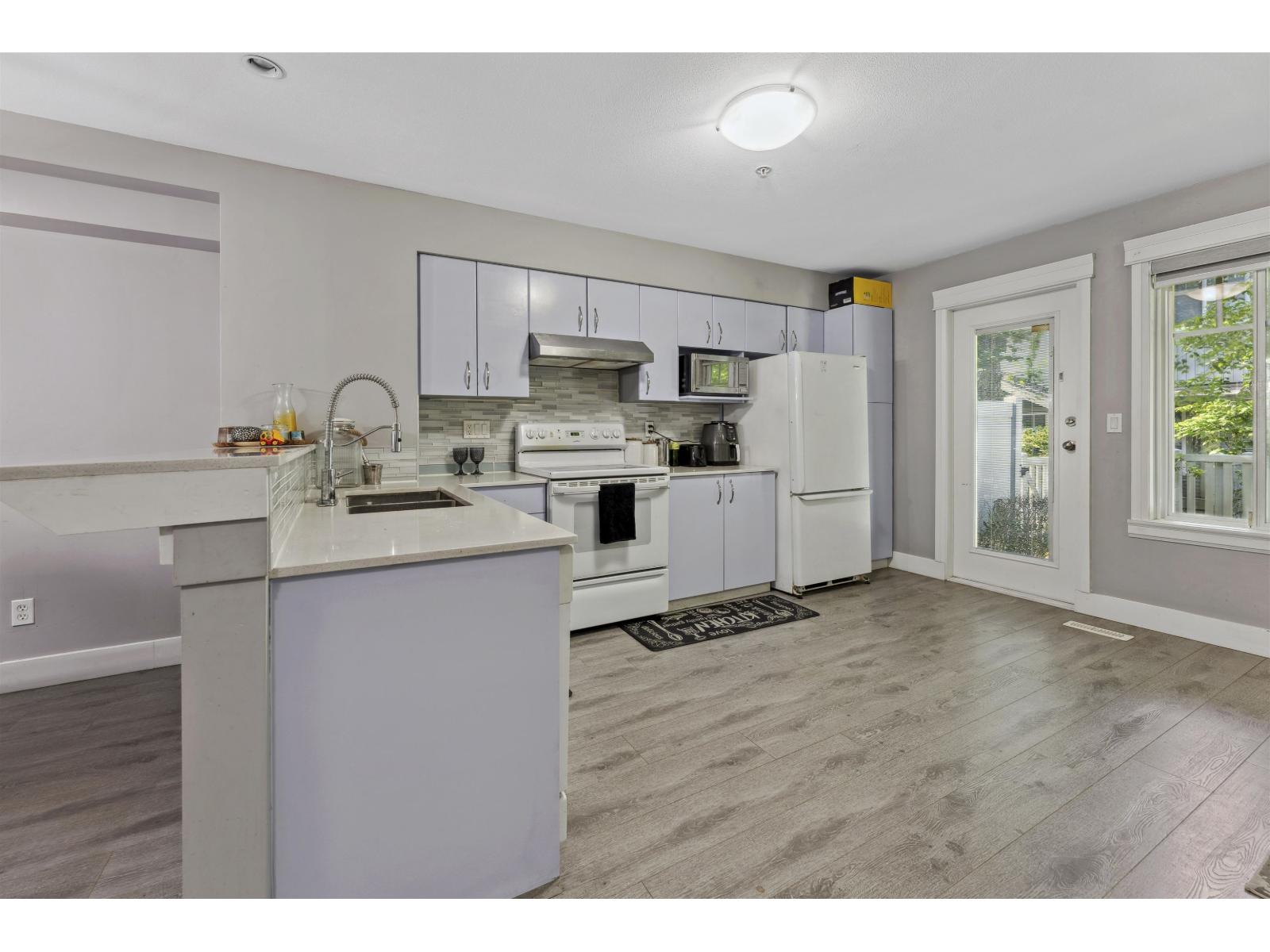 Photo 10 of 92 12040 68 Avenue, Surrey BC