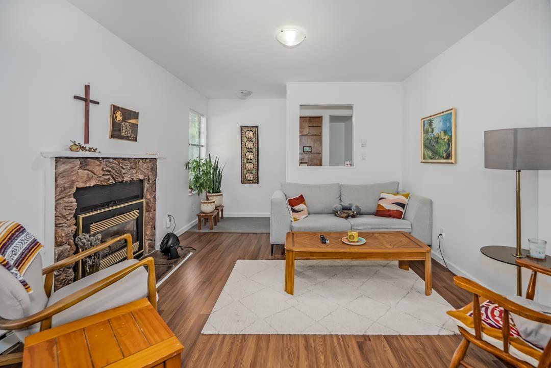 Photo 3 of 35340 Selkirk Avenue, Abbotsford BC