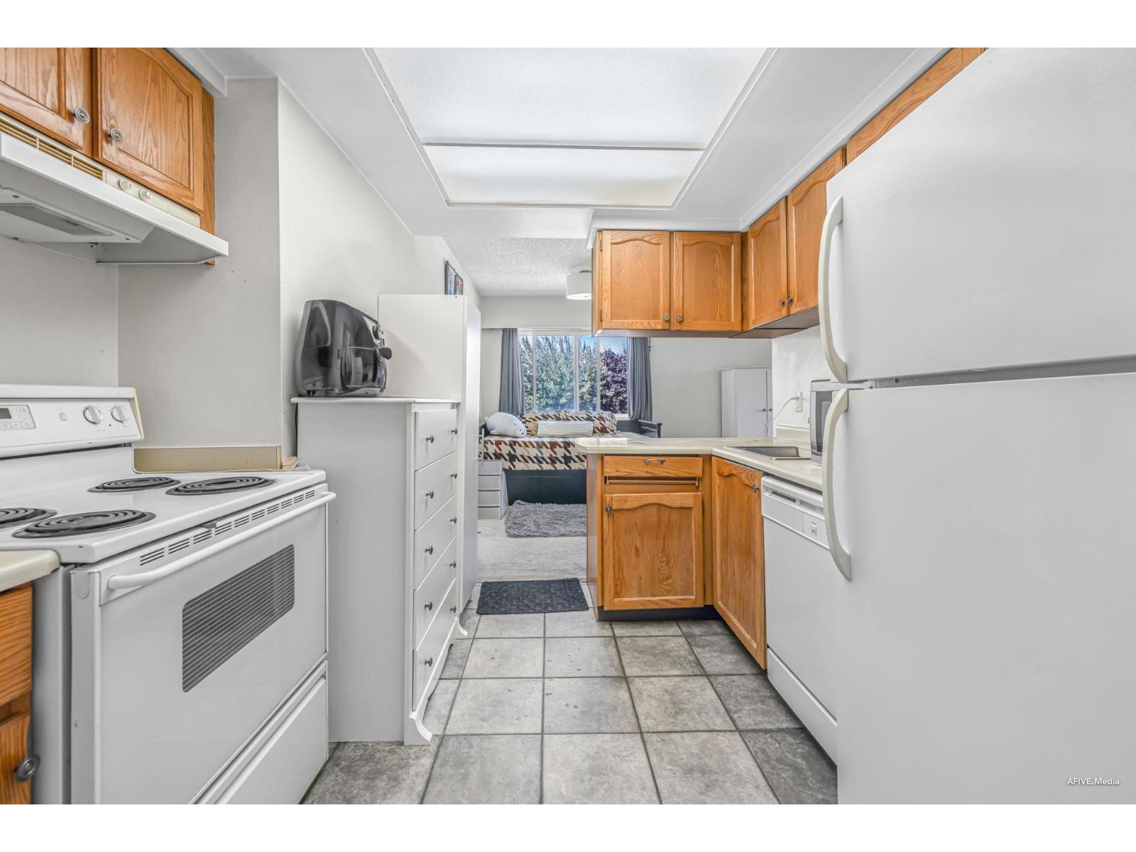 Photo 14 of 304 13530 Hilton Road, Surrey BC