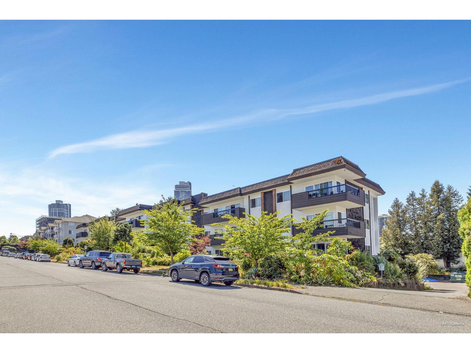 Photo 3 of 304 13530 Hilton Road, Surrey BC