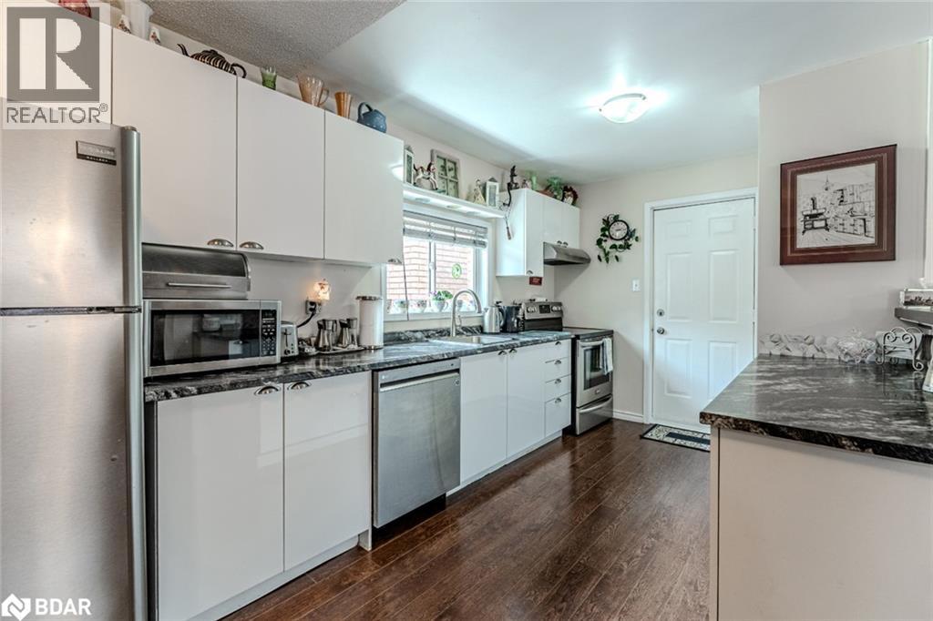 Photo 11 of 132 Benson Drive, Barrie ON