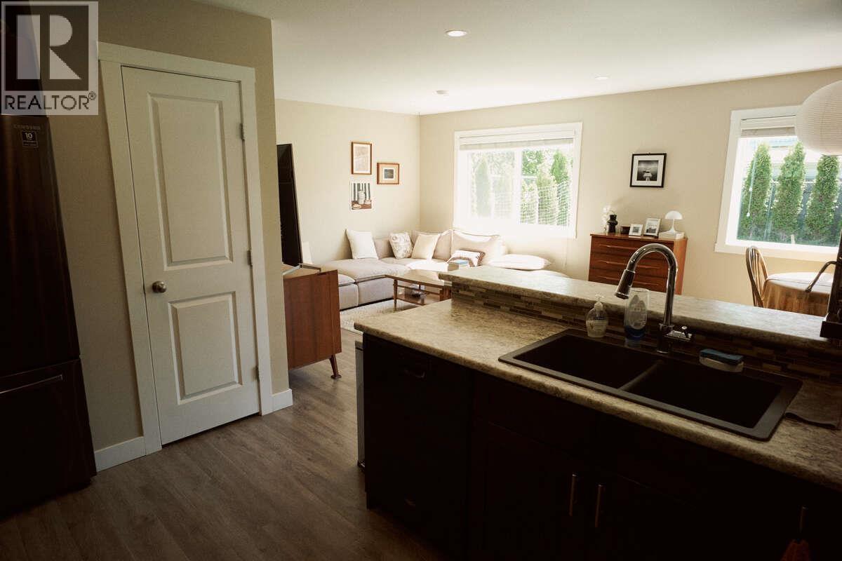 5237 SMITH AVENUE, Terrace