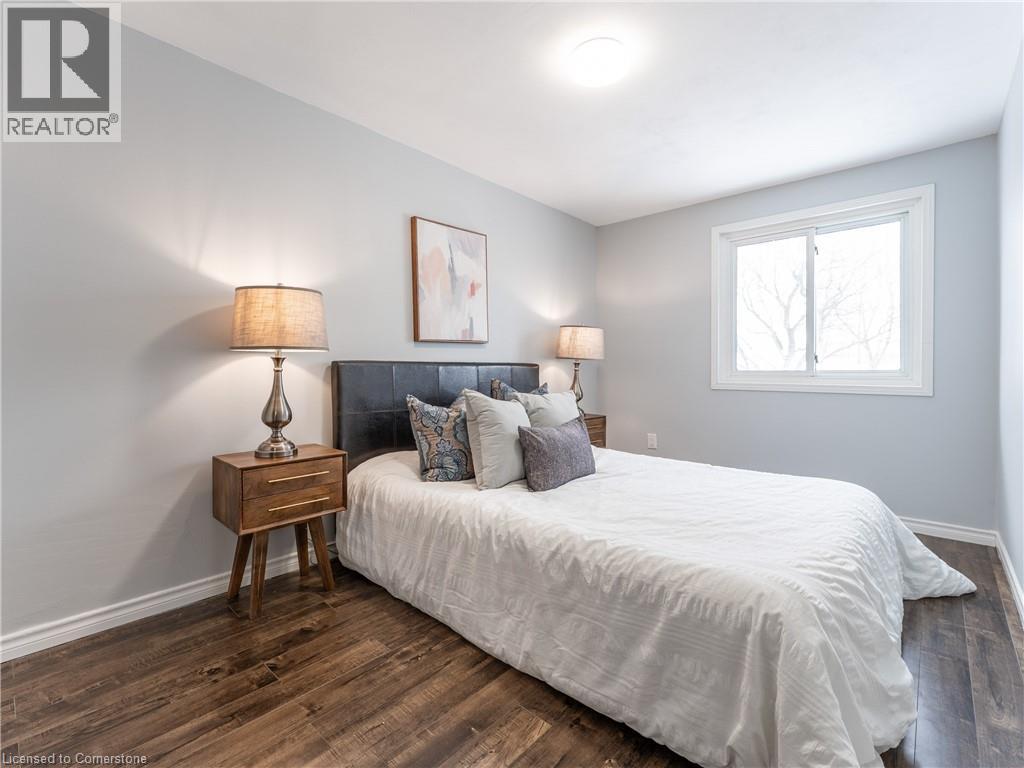 Photo 15 of 68 Gledhill Crescent, Hamilton ON