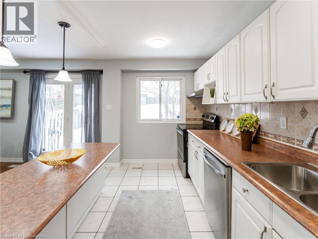 Photo 26 of 68 Gledhill Crescent, Hamilton ON