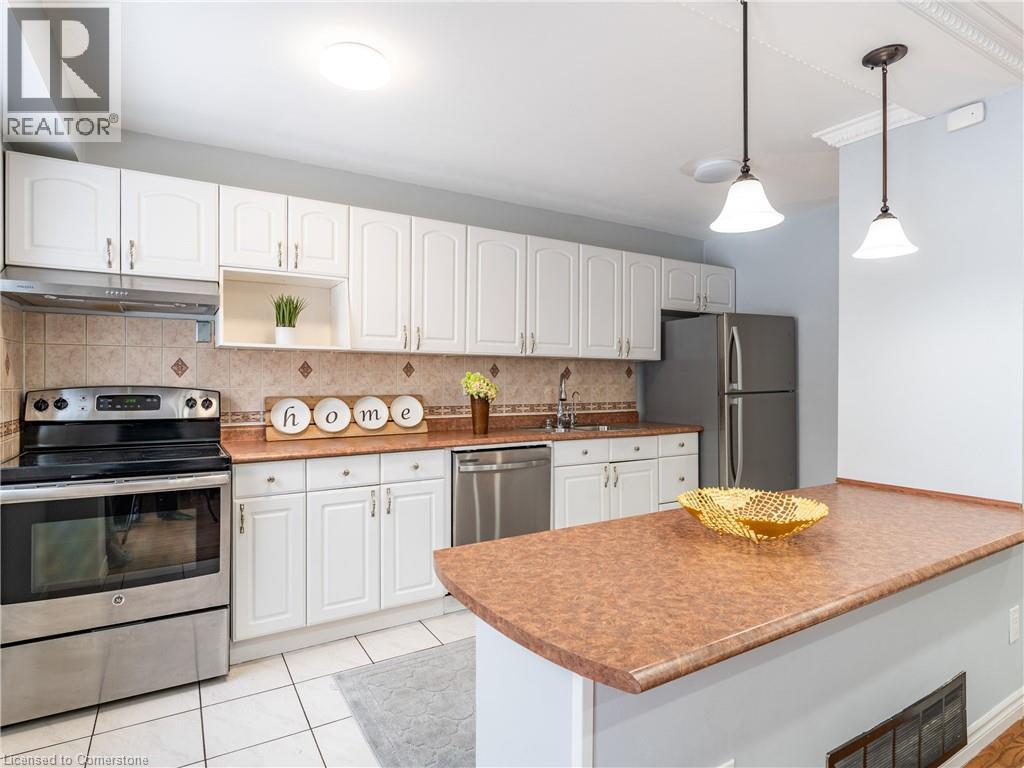 Photo 32 of 68 Gledhill Crescent, Hamilton ON