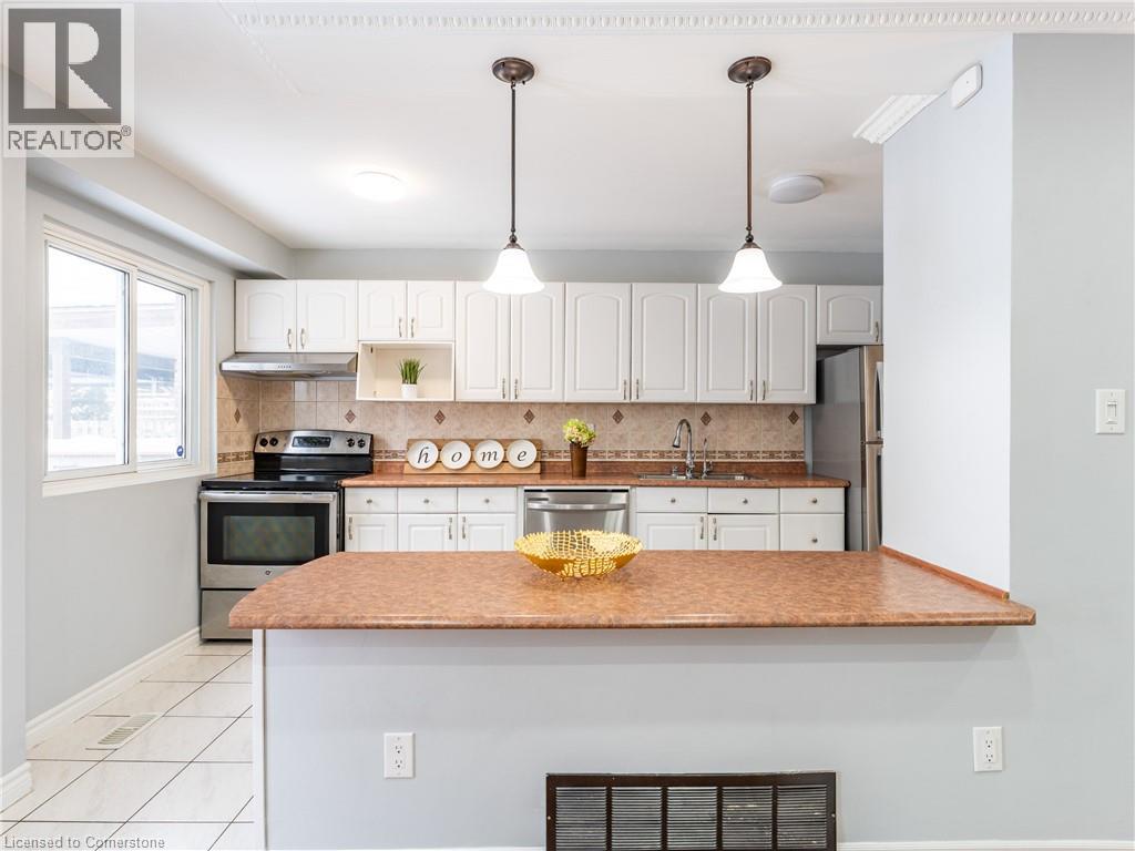 Photo 33 of 68 Gledhill Crescent, Hamilton ON