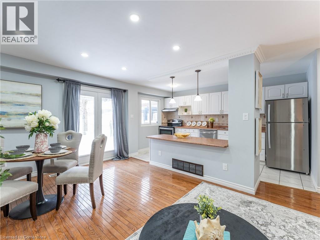 Photo 34 of 68 Gledhill Crescent, Hamilton ON