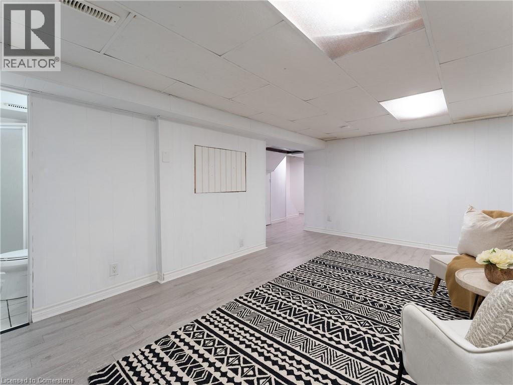 Photo 36 of 68 Gledhill Crescent, Hamilton ON