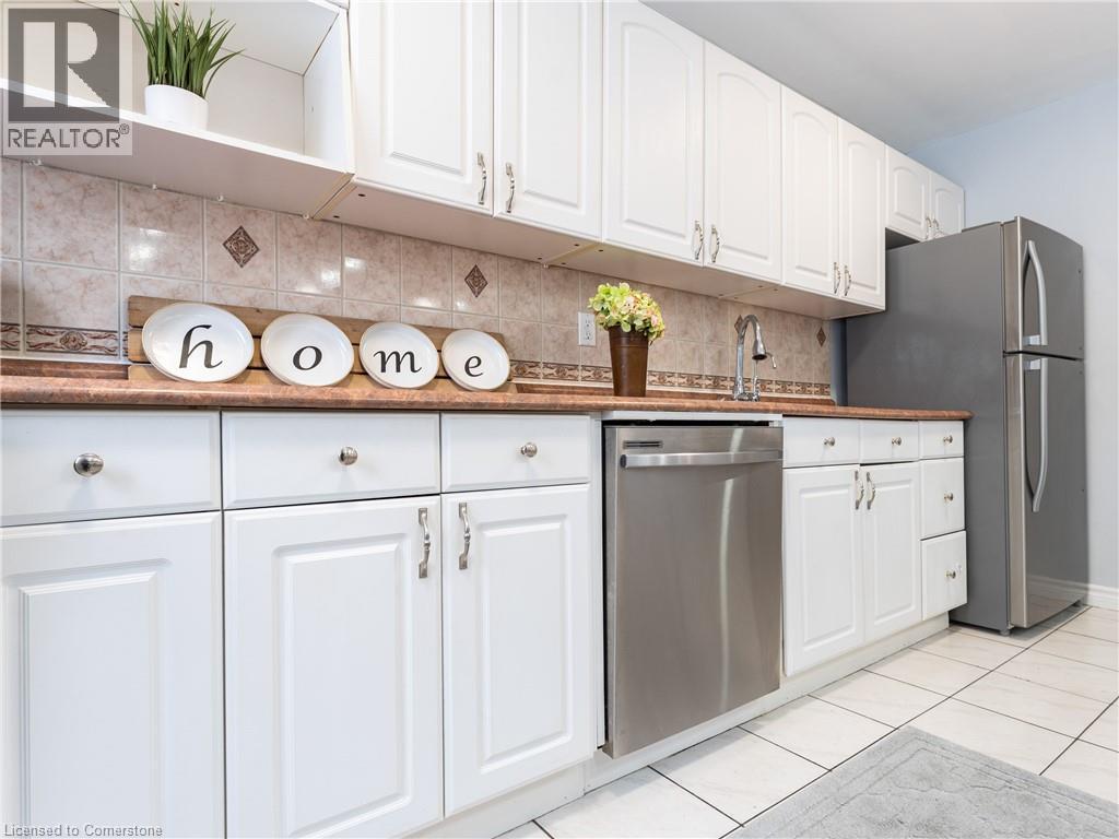 Photo 9 of 68 Gledhill Crescent, Hamilton ON