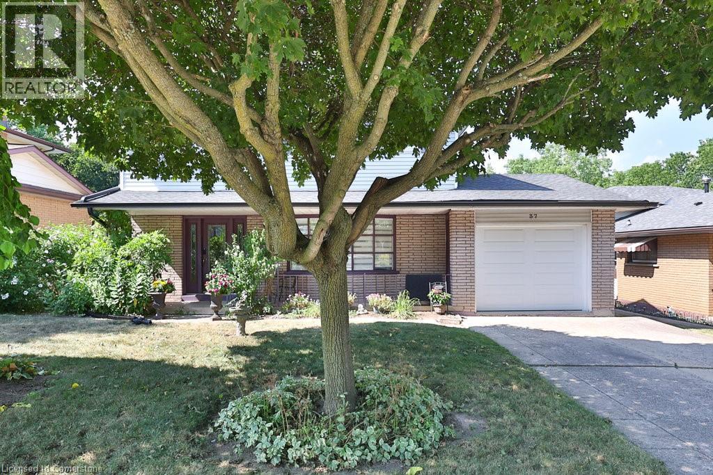 Photo 21 of 37 Sunrise Crescent, Dundas ON
