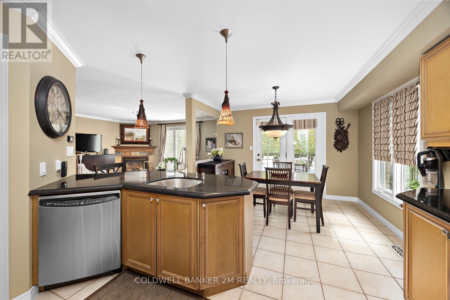 Photo 9 of 348 Ryerson Crescent, Oshawa ON