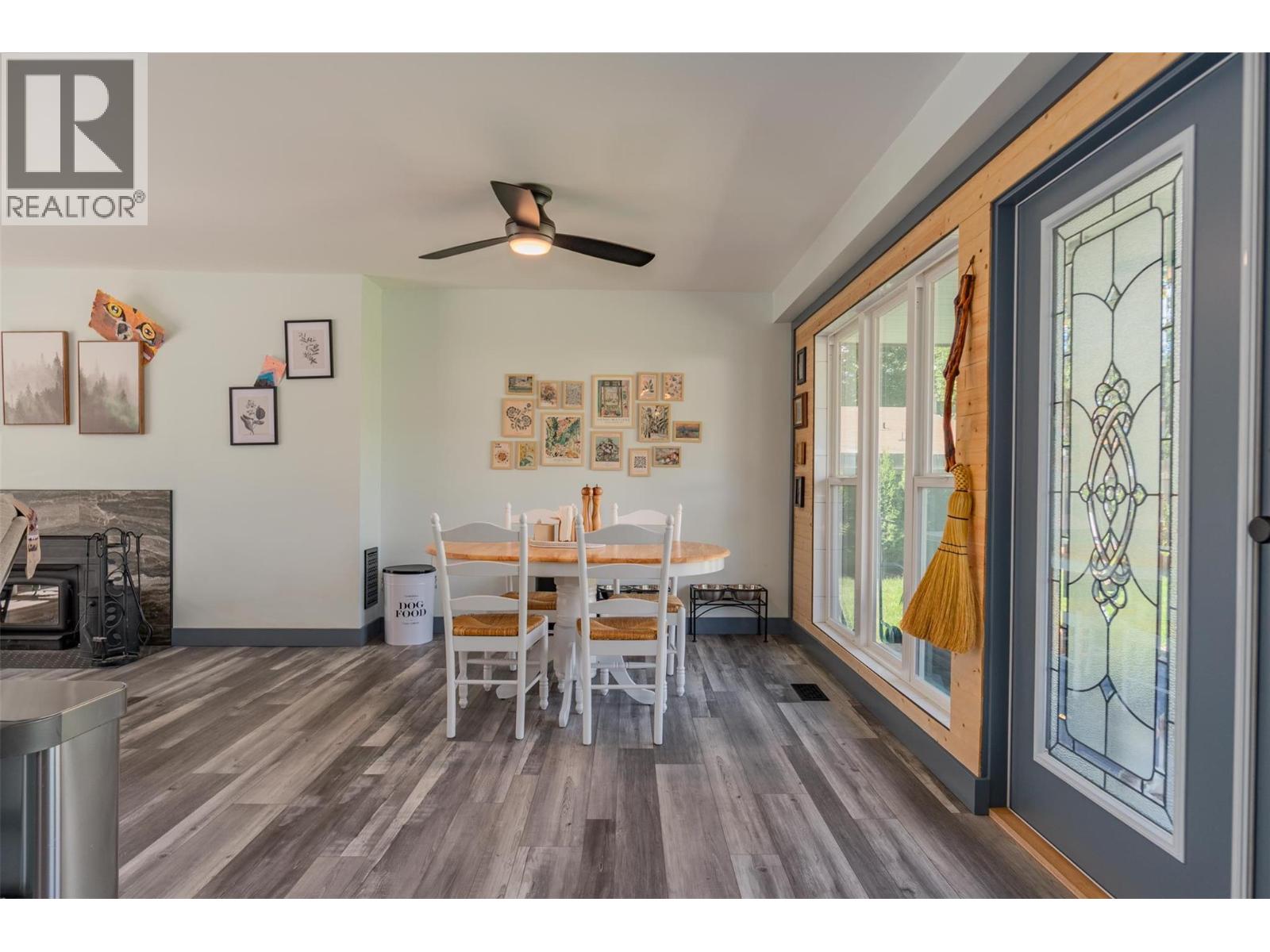 301 SYLVIA Crescent, Trail