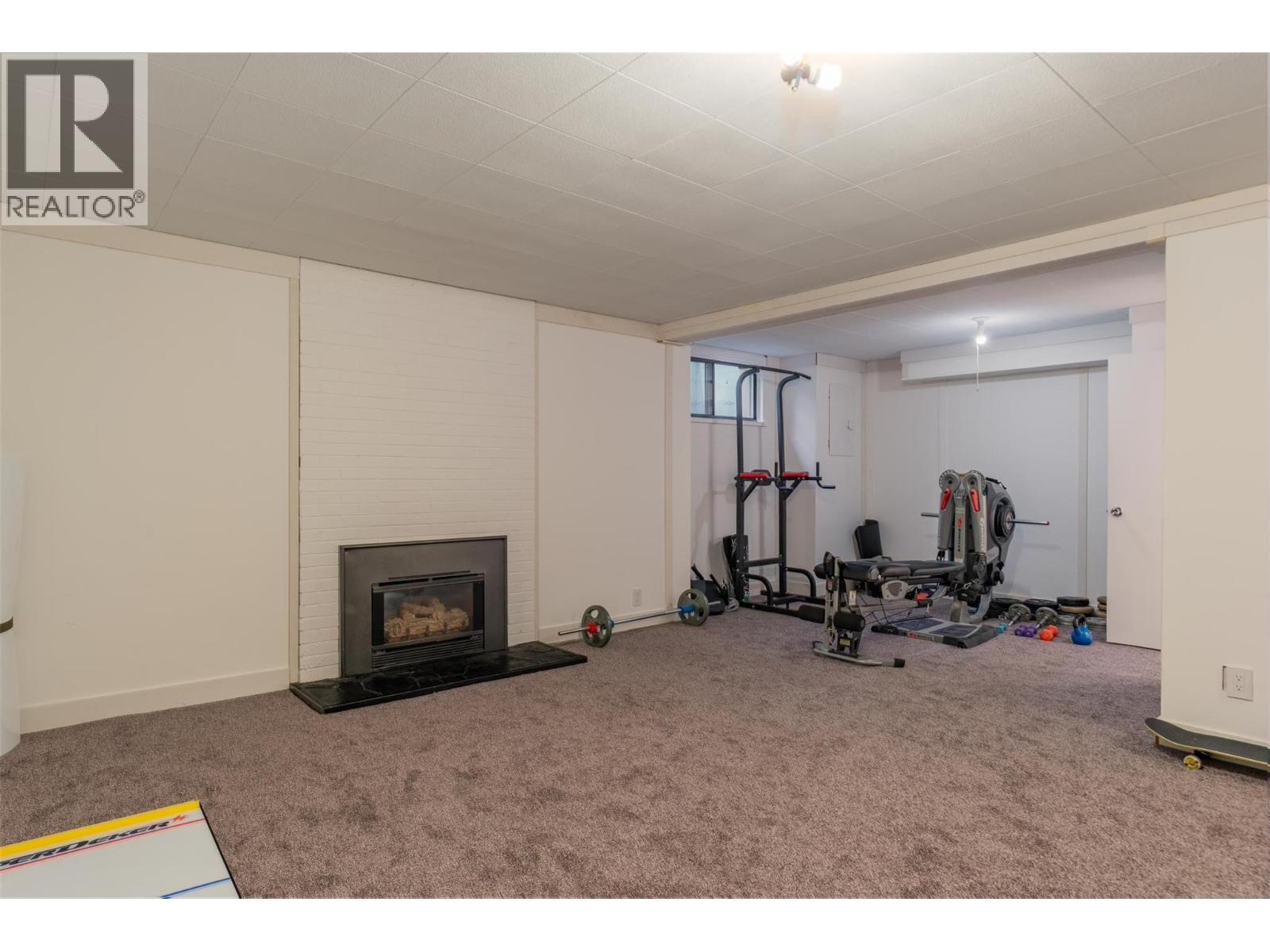 301 SYLVIA Crescent, Trail