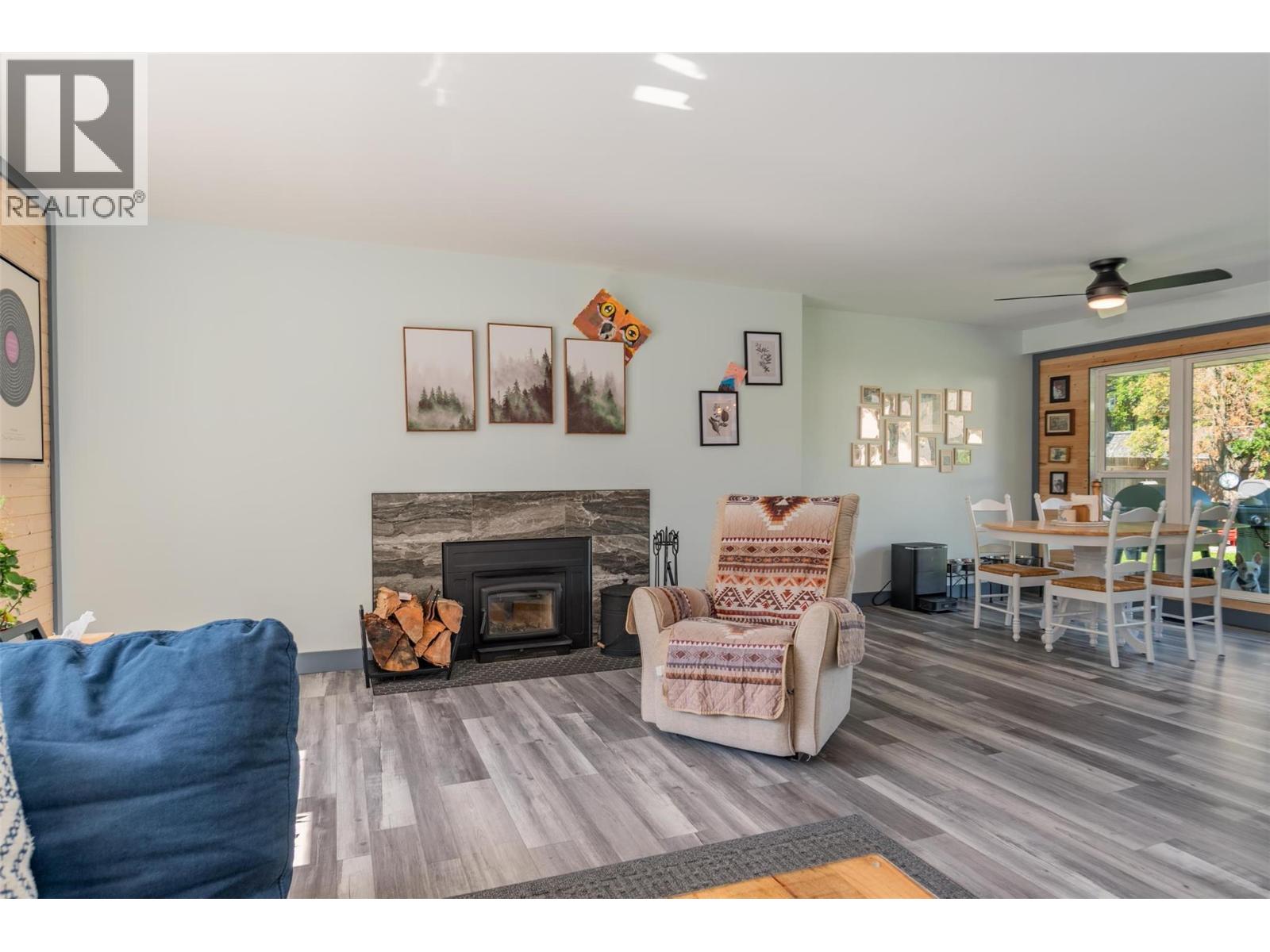 301 SYLVIA Crescent, Trail