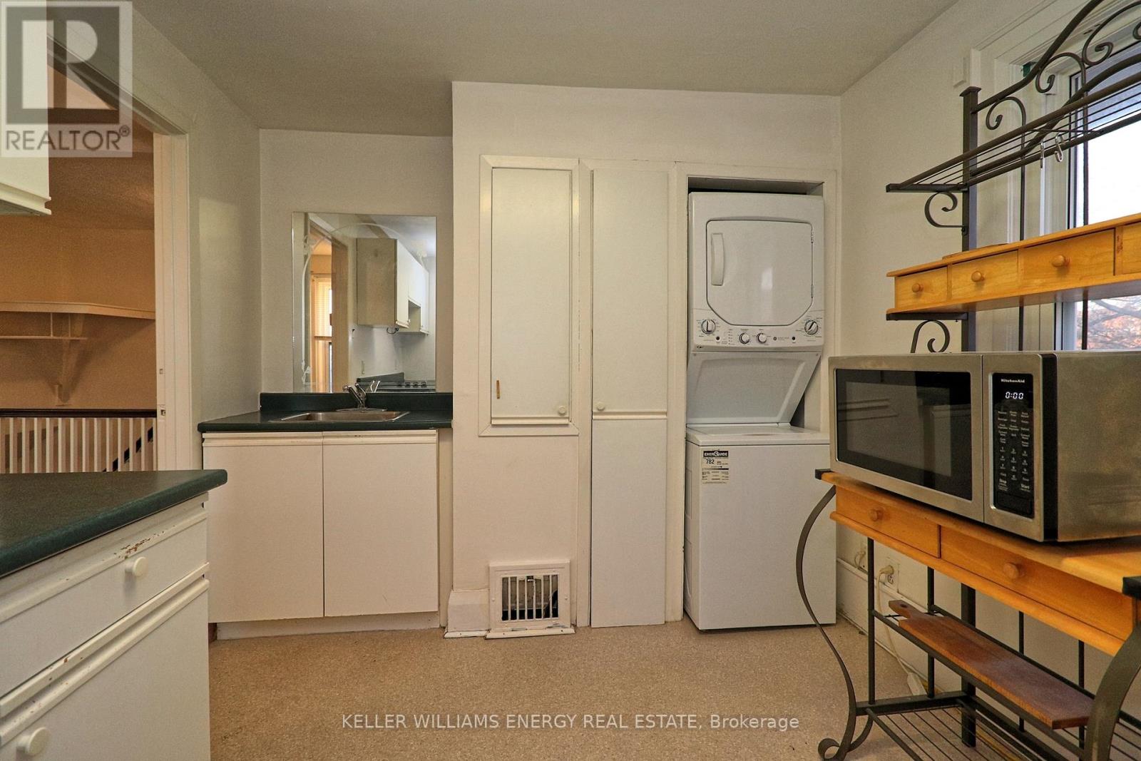 Photo 15 of 1 20 Colborne Street W, Oshawa ON
