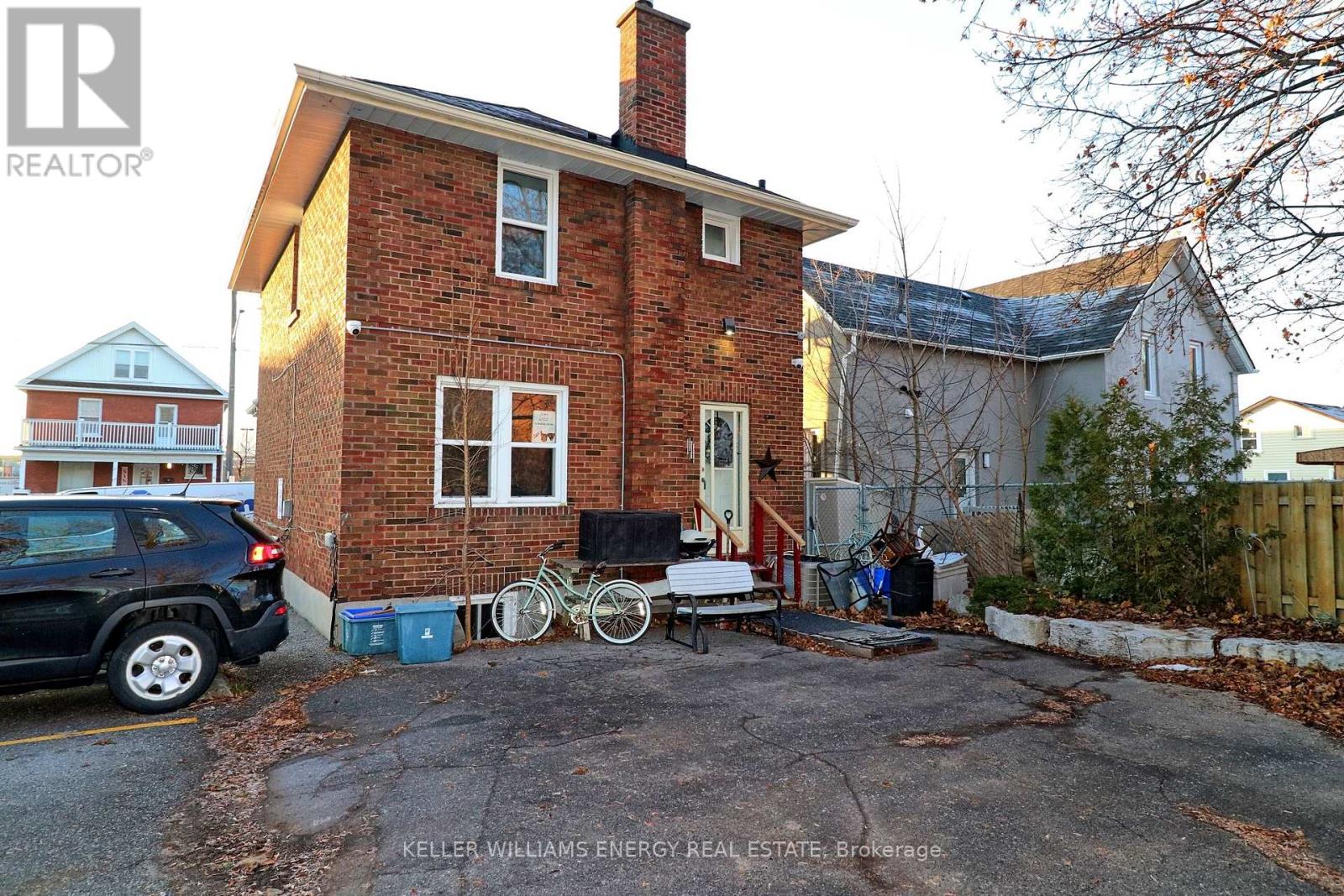 Photo 3 of 1 20 Colborne Street W, Oshawa ON