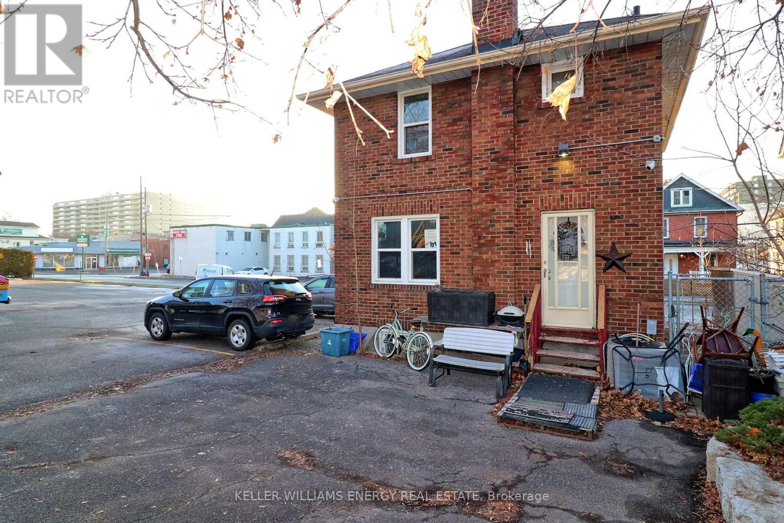 Photo 6 of 1 20 Colborne Street W, Oshawa ON