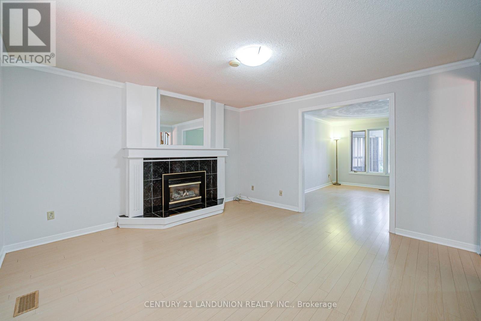 Photo 15 of 12 B Burnt Bark Drive, Toronto ON