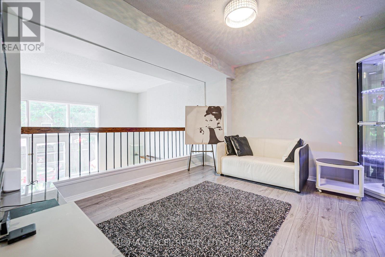 Photo 15 of 1 20 Crockamhill Drive, Toronto ON