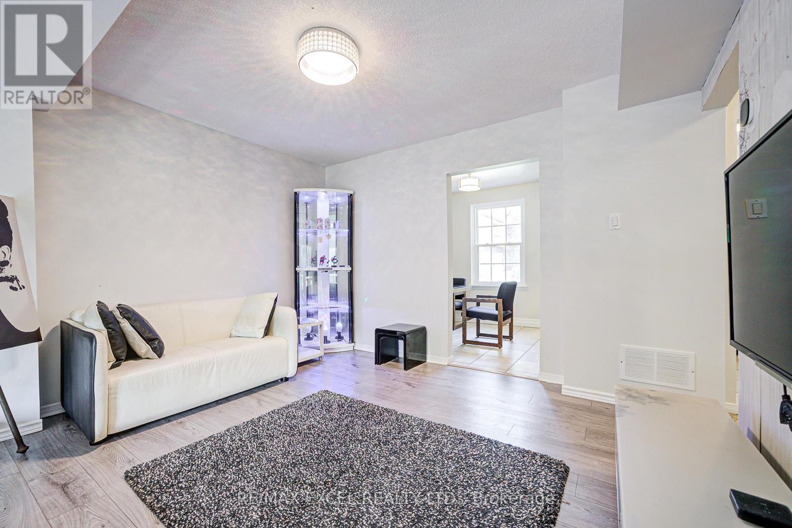 Photo 16 of 1 20 Crockamhill Drive, Toronto ON