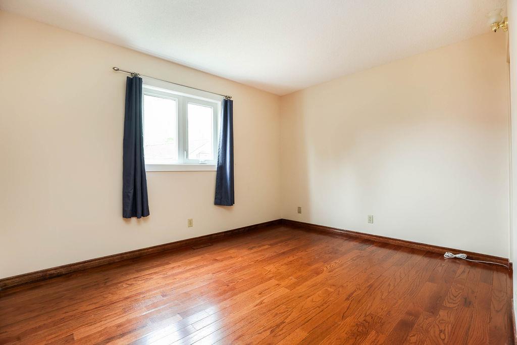 Photo 18 of 23 Malmsbury Avenue, Winnipeg MB