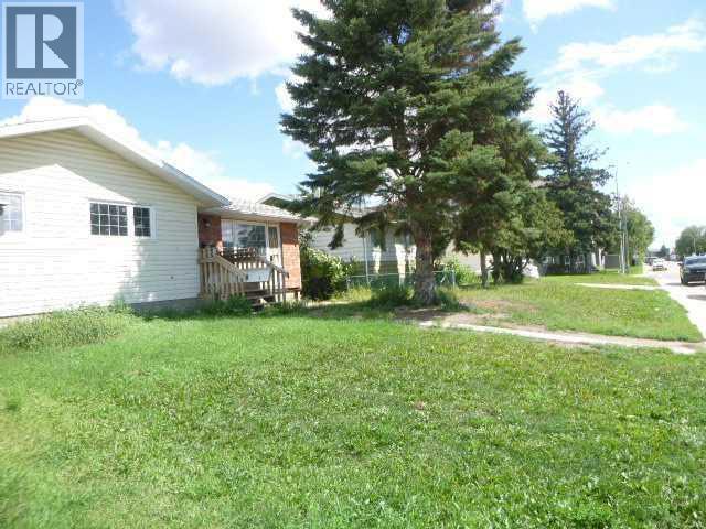 Photo 18 of 10102 10104 10106 Manning Avenue, Fort Mcmurray AB
