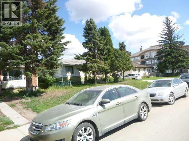 Photo 15 of 10102 10104 10106 Manning Avenue, Fort Mcmurray AB