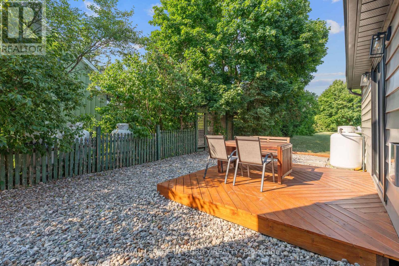 Photo 12 of 835 Prescott Street, North Grenville ON