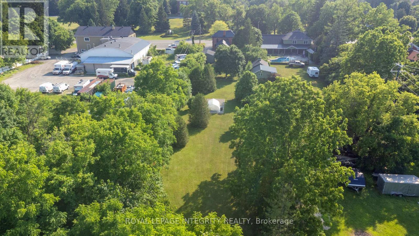 Photo 13 of 835 Prescott Street, North Grenville ON