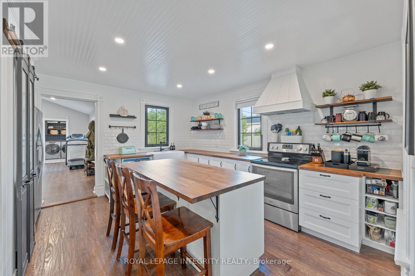 Photo 11 of 835 Prescott Street, North Grenville ON