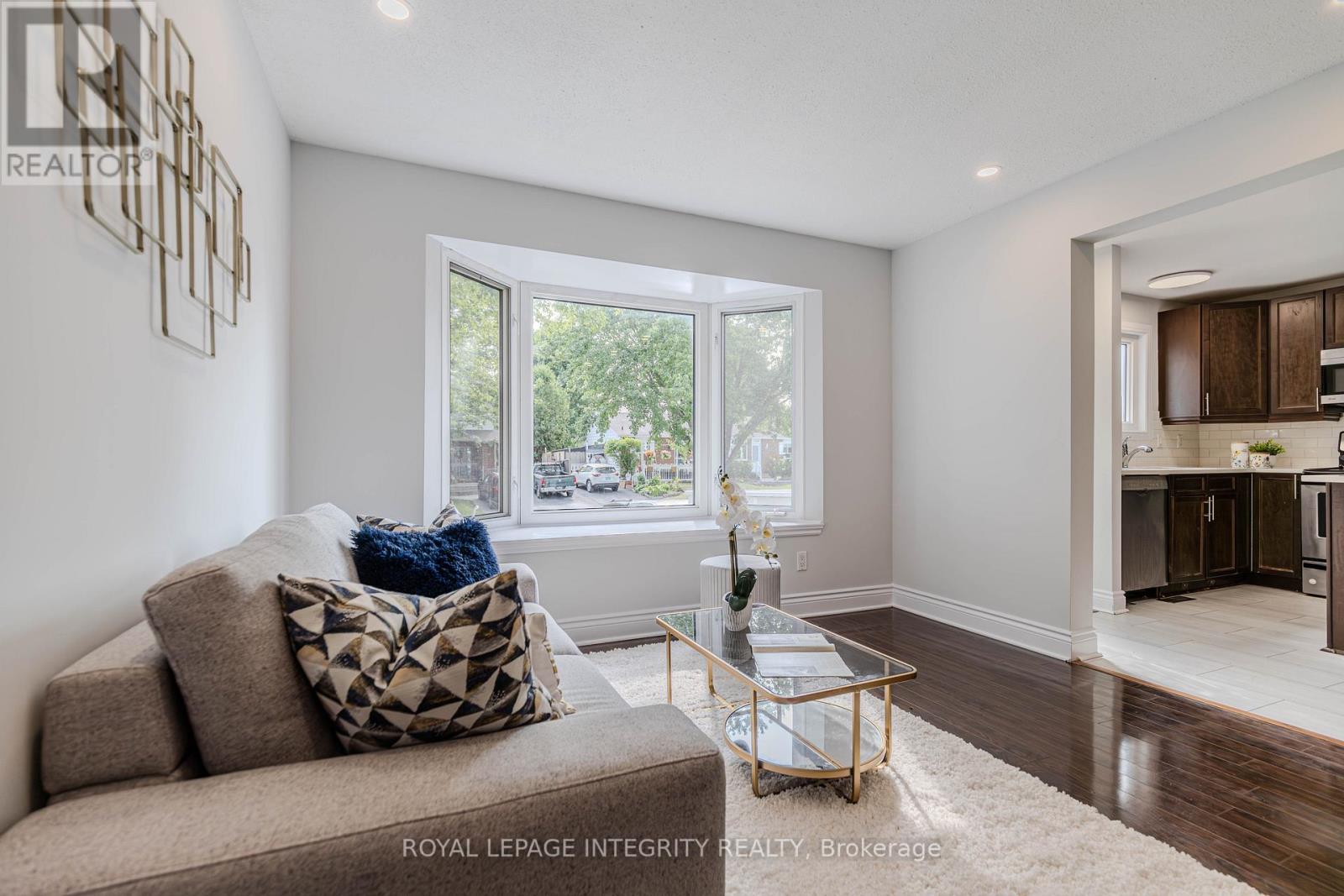 Photo 10 of 153 Glamorgan Drive, Ottawa ON