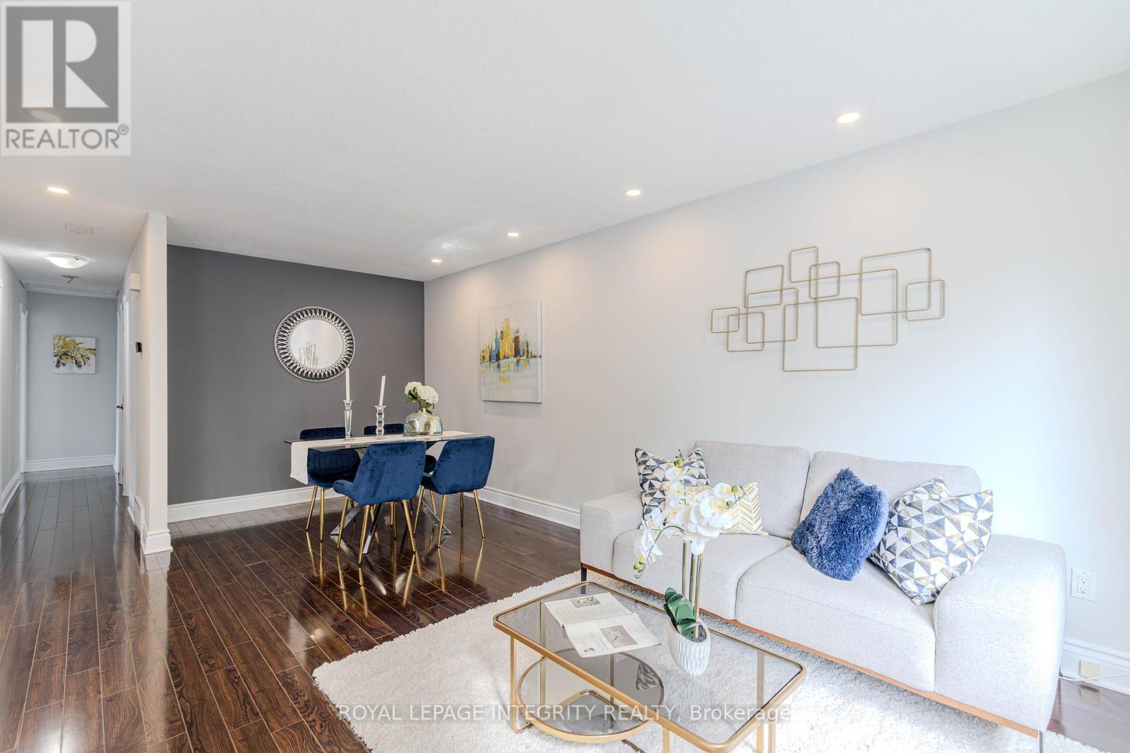 Photo 12 of 153 Glamorgan Drive, Ottawa ON