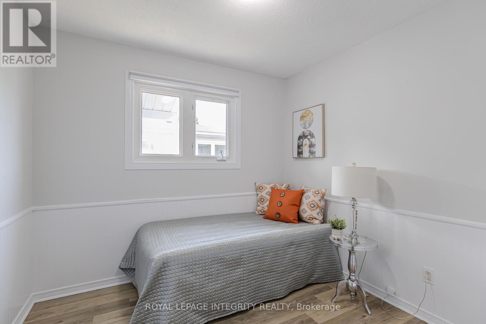 Photo 18 of 153 Glamorgan Drive, Ottawa ON