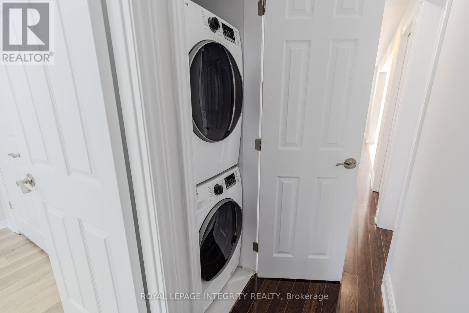 Photo 19 of 153 Glamorgan Drive, Ottawa ON
