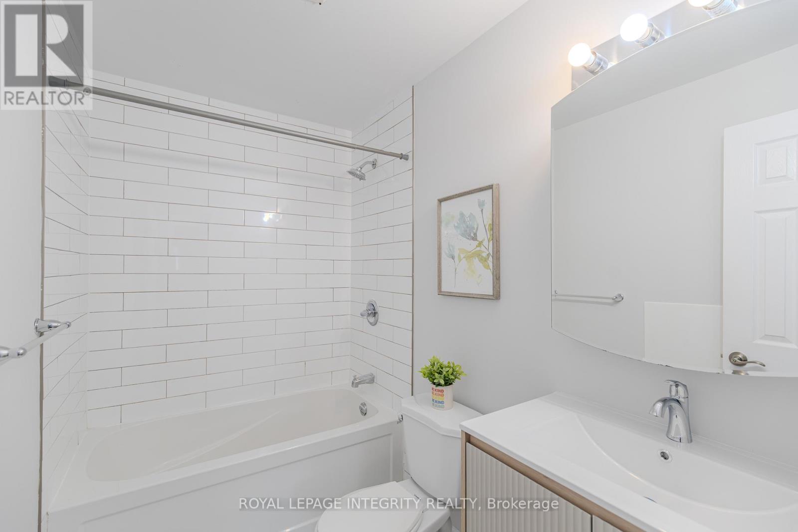 Photo 20 of 153 Glamorgan Drive, Ottawa ON
