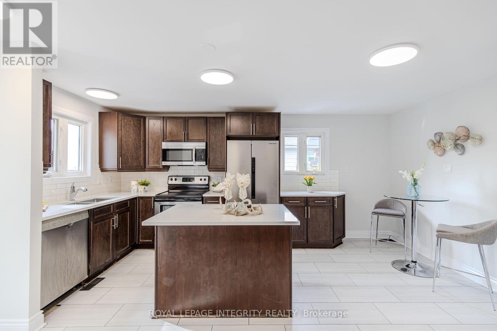 Photo 7 of 153 Glamorgan Drive, Ottawa ON