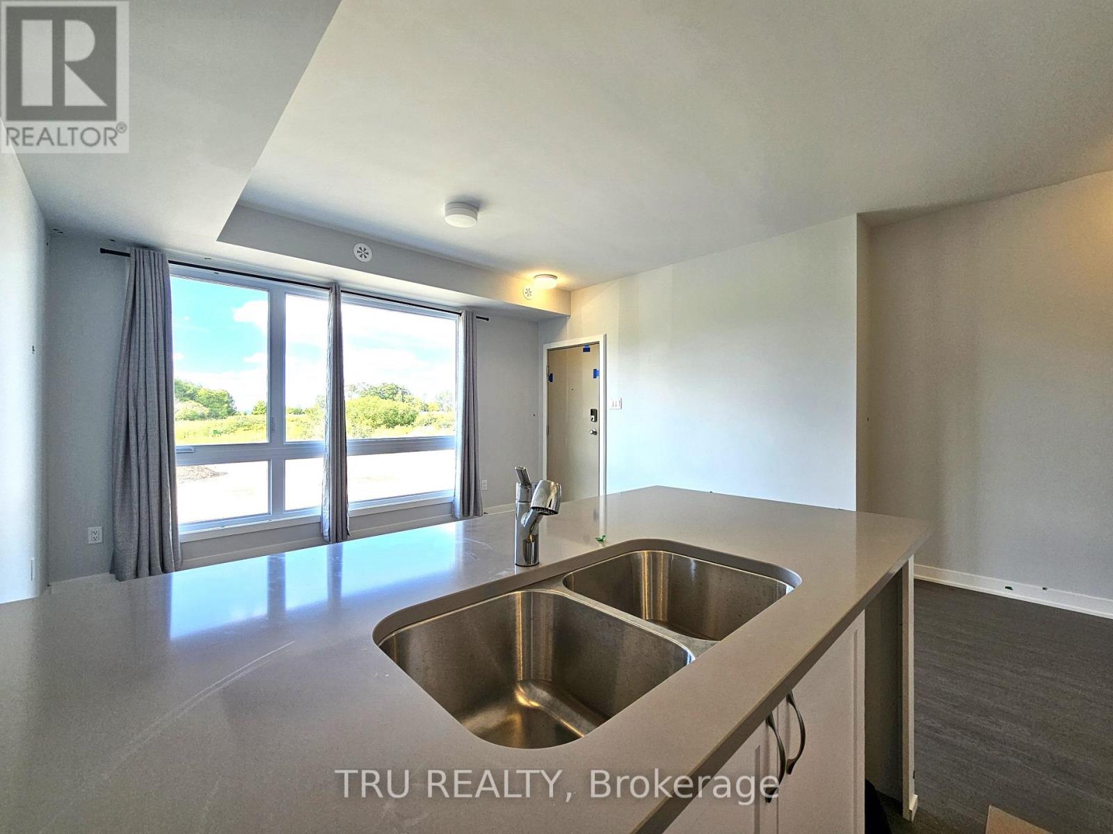 Photo 8 of 206 Mishi Private, Ottawa ON