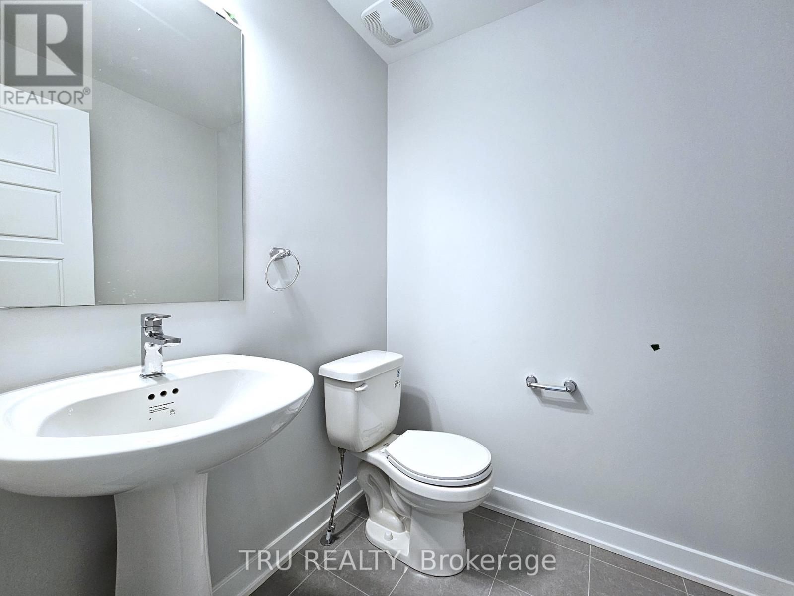 Photo 9 of 206 Mishi Private, Ottawa ON