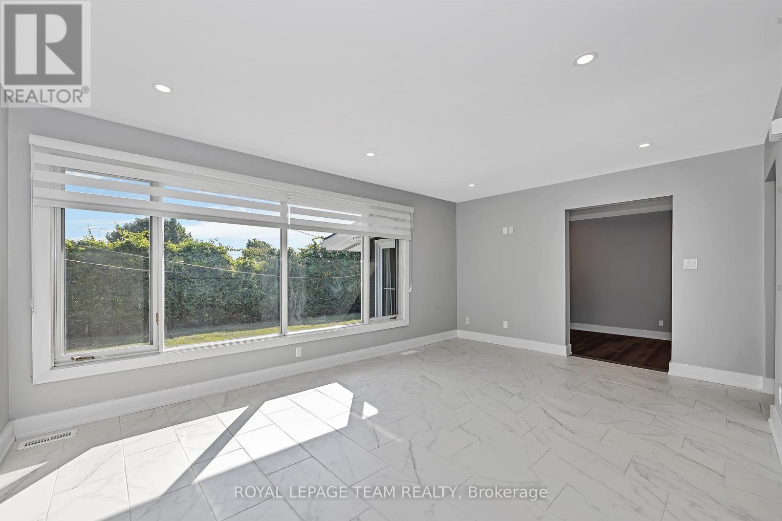 Photo 12 of 12 Largo Crescent, Ottawa ON