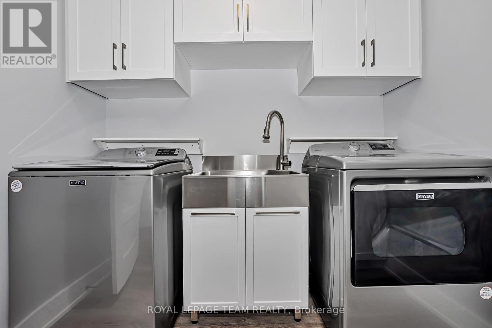 Photo 25 of 12 Largo Crescent, Ottawa ON